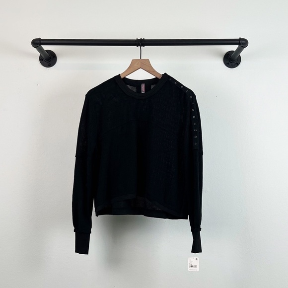 NWT Free People Movement Dream Work Thermal Cropped Long Sleeve Top Black - Picture 2 of 6